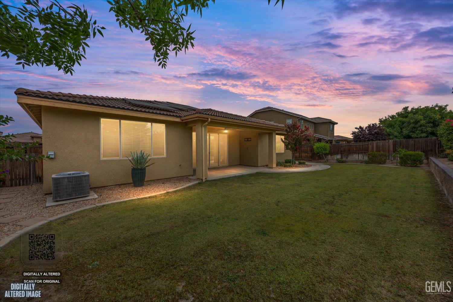 Single Family Residence in Bakersfield, photo 2 of 49
