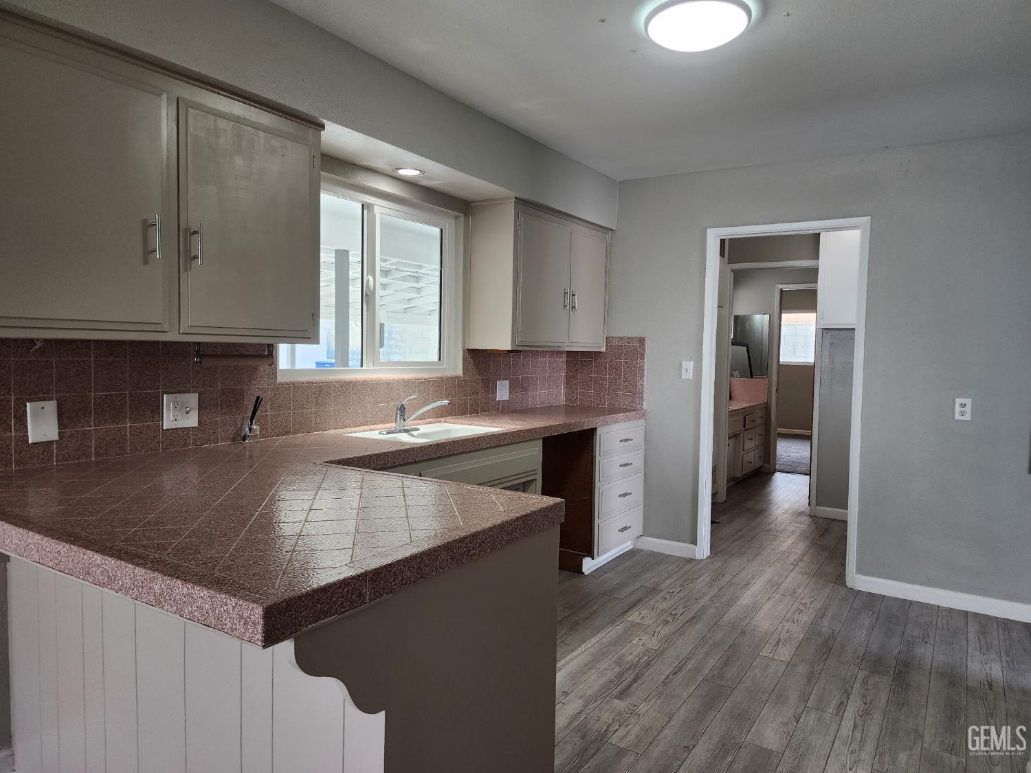 Single Family Residence in Bakersfield, photo 2 of 15
