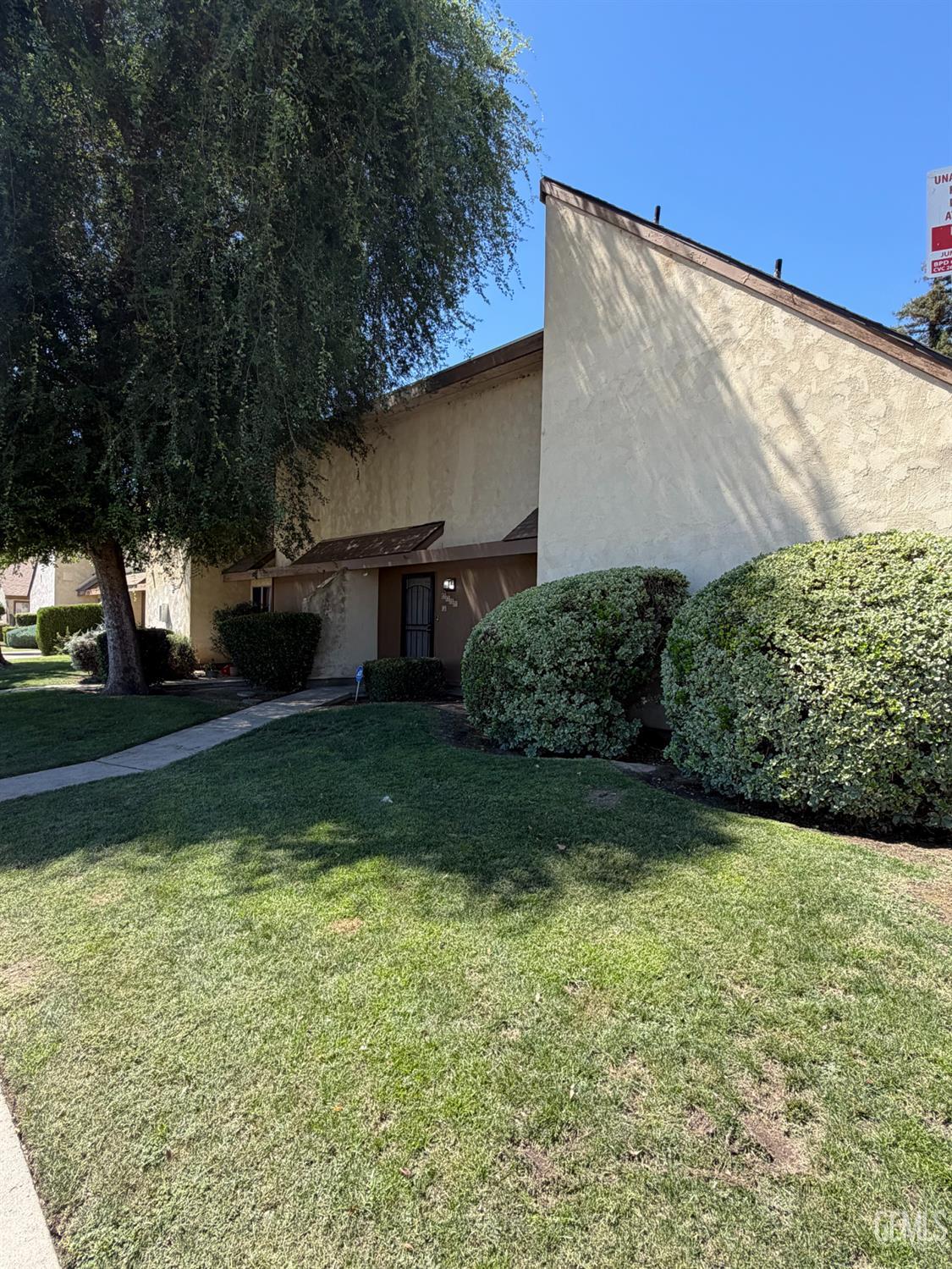 Condominium in Bakersfield, photo 3 of 19