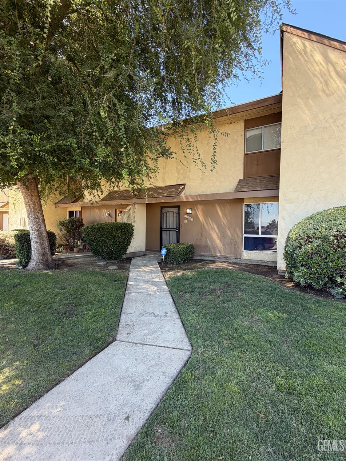 Condominium in Bakersfield, photo 2 of 19