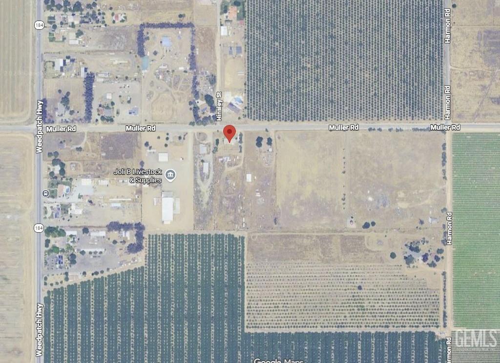 Single Family Residence in Bakersfield, photo 3 of 16