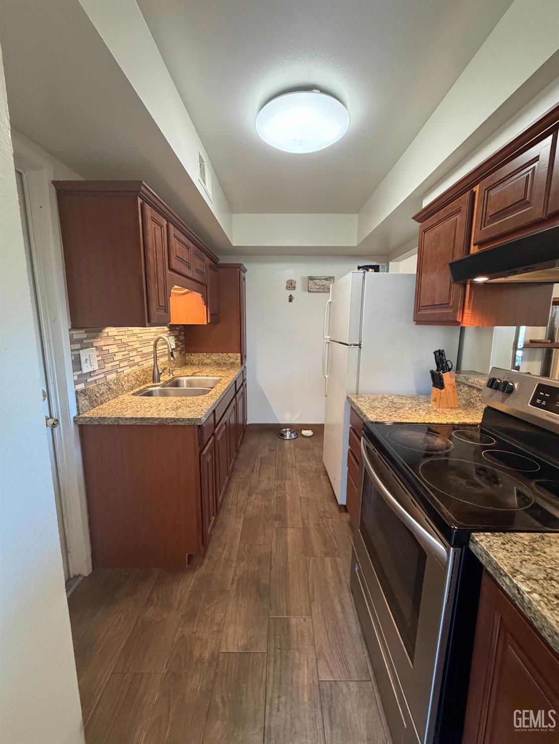 Condominium in Bakersfield, photo 4 of 19