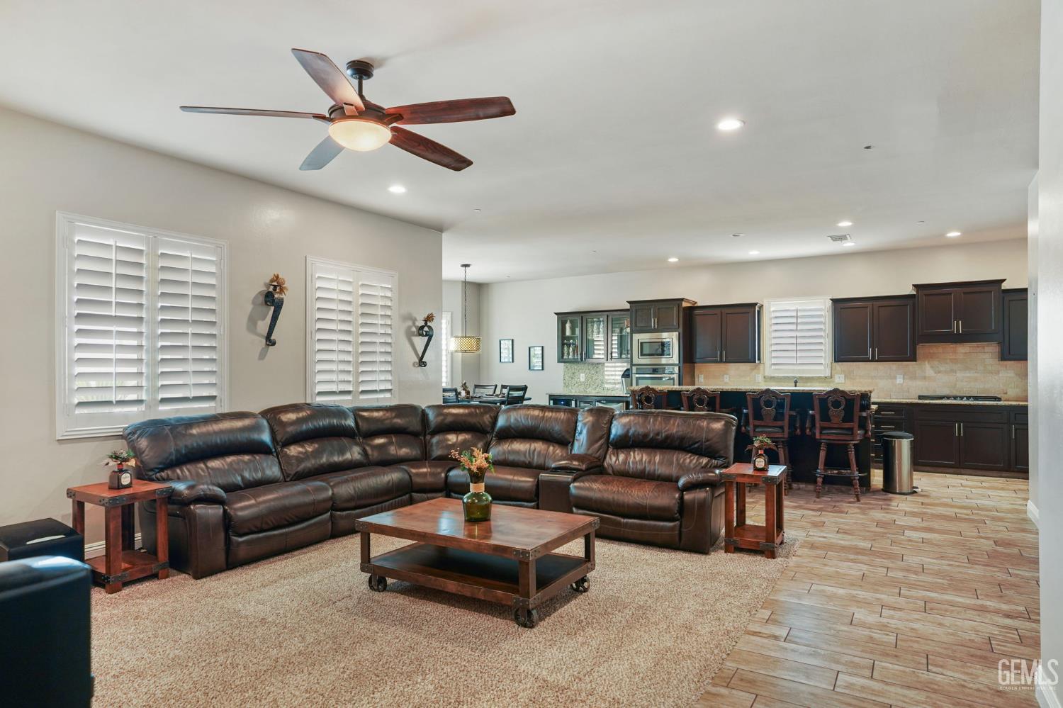 Single Family Residence in Bakersfield, photo 5 of 46