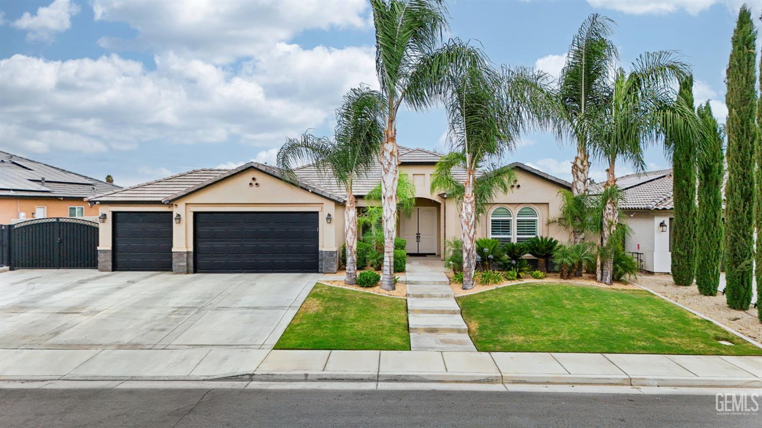 Single Family Residence in Bakersfield