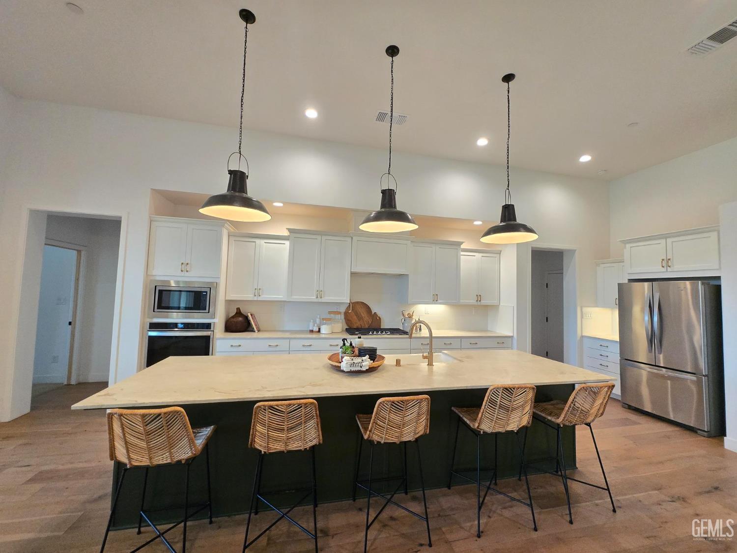 Single Family Residence in Bakersfield, photo 5 of 31