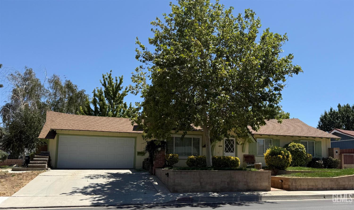 Single Family Residence in Tehachapi