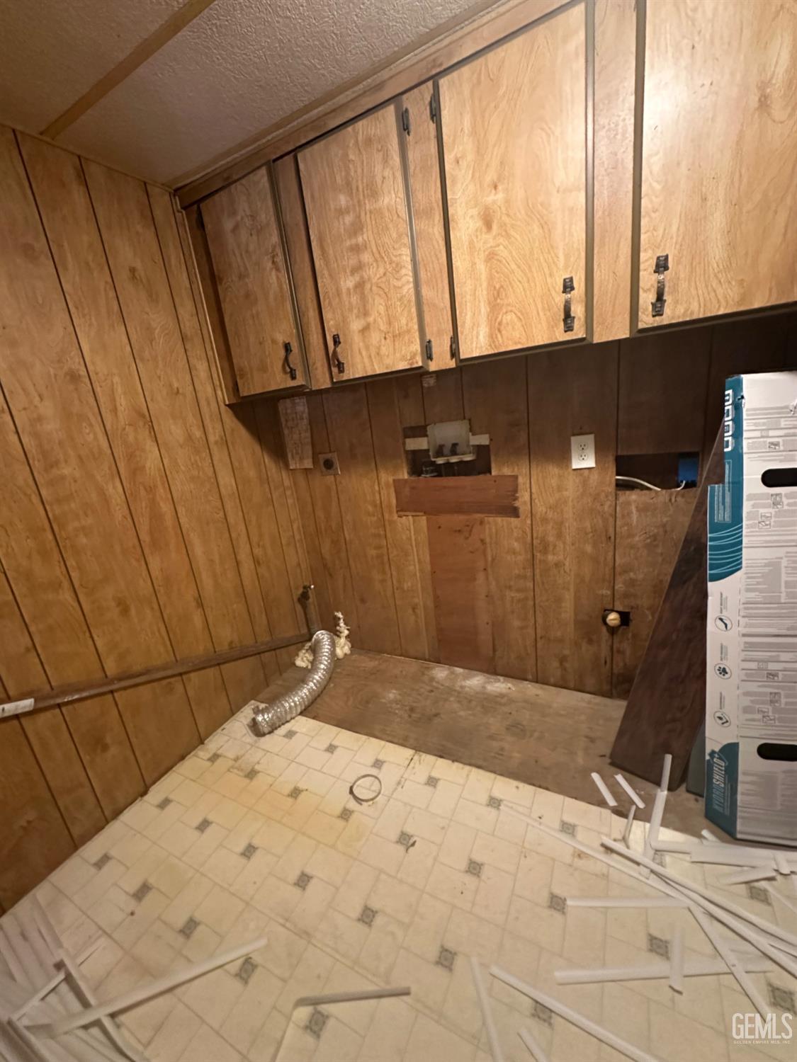 Manufactured Home in Bakersfield, photo 3 of 6