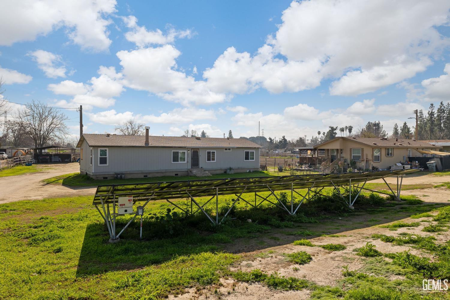 Manufactured Home in Bakersfield, photo 5 of 29