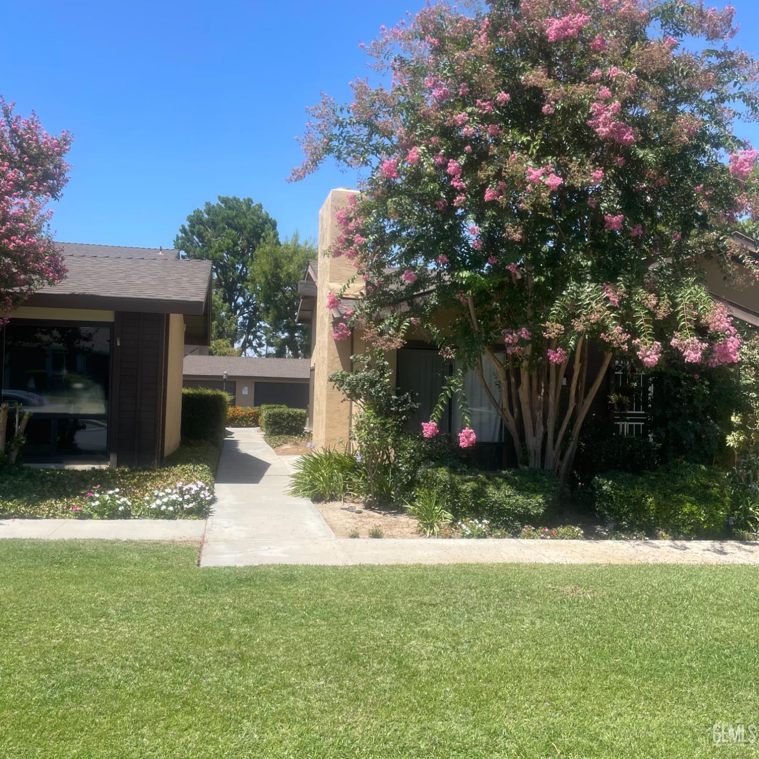 Condominium in Bakersfield
