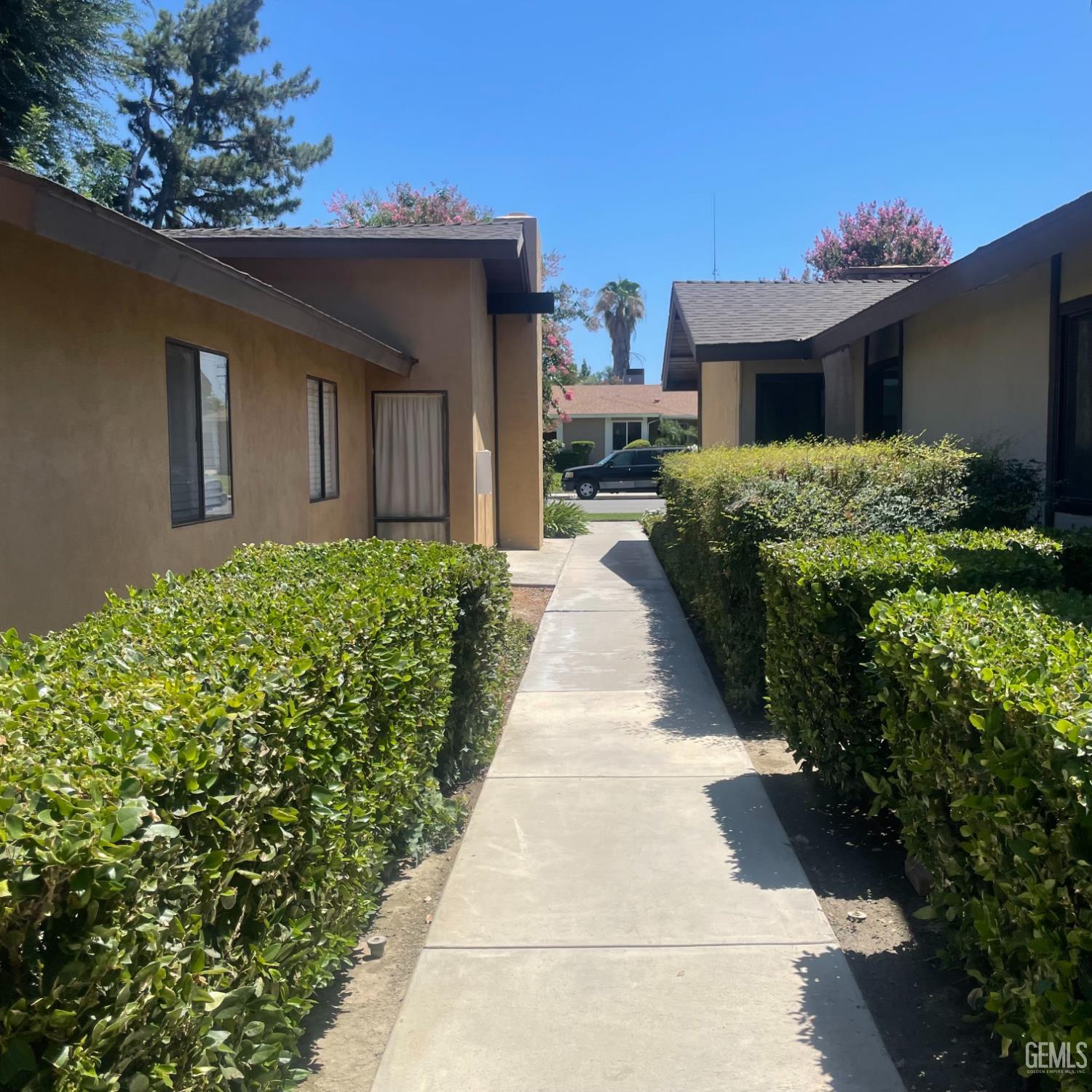 Condominium in Bakersfield, photo 5 of 27