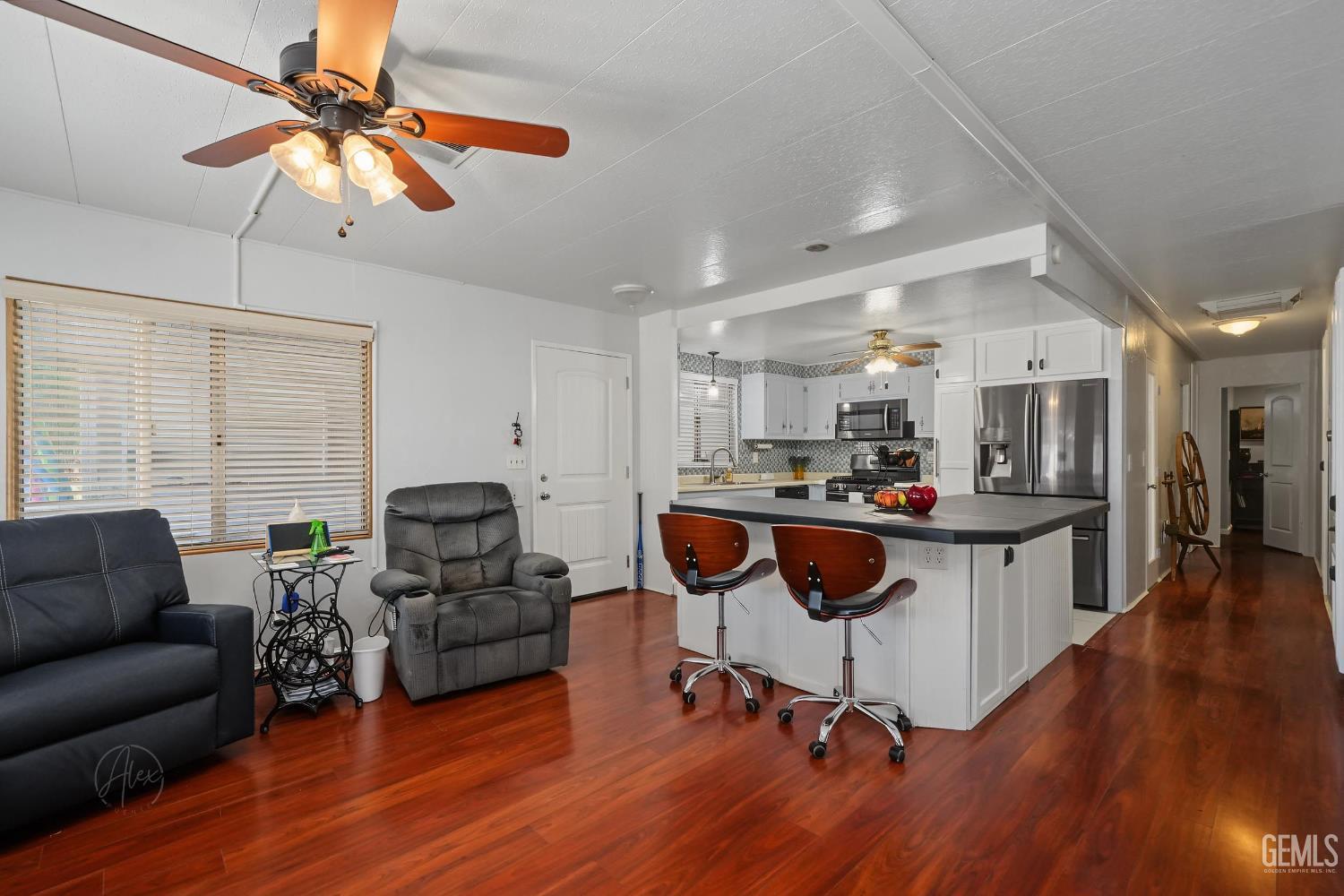 Mobile Home in Bakersfield, photo 4 of 27