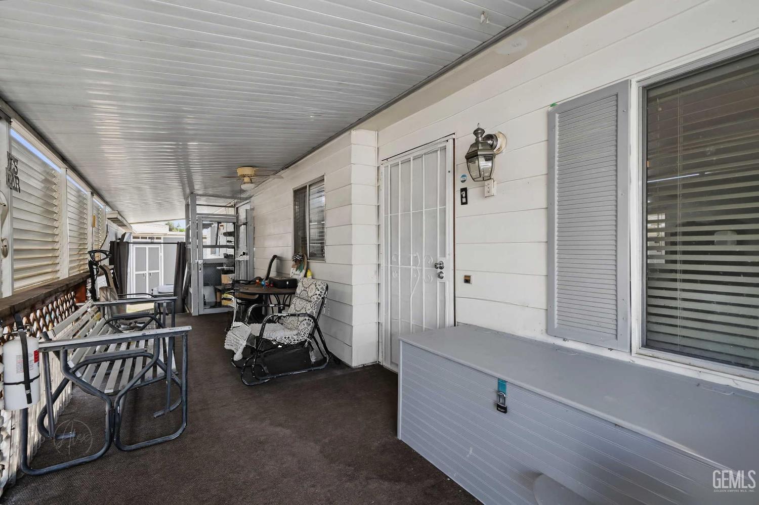Mobile Home in Bakersfield, photo 3 of 27