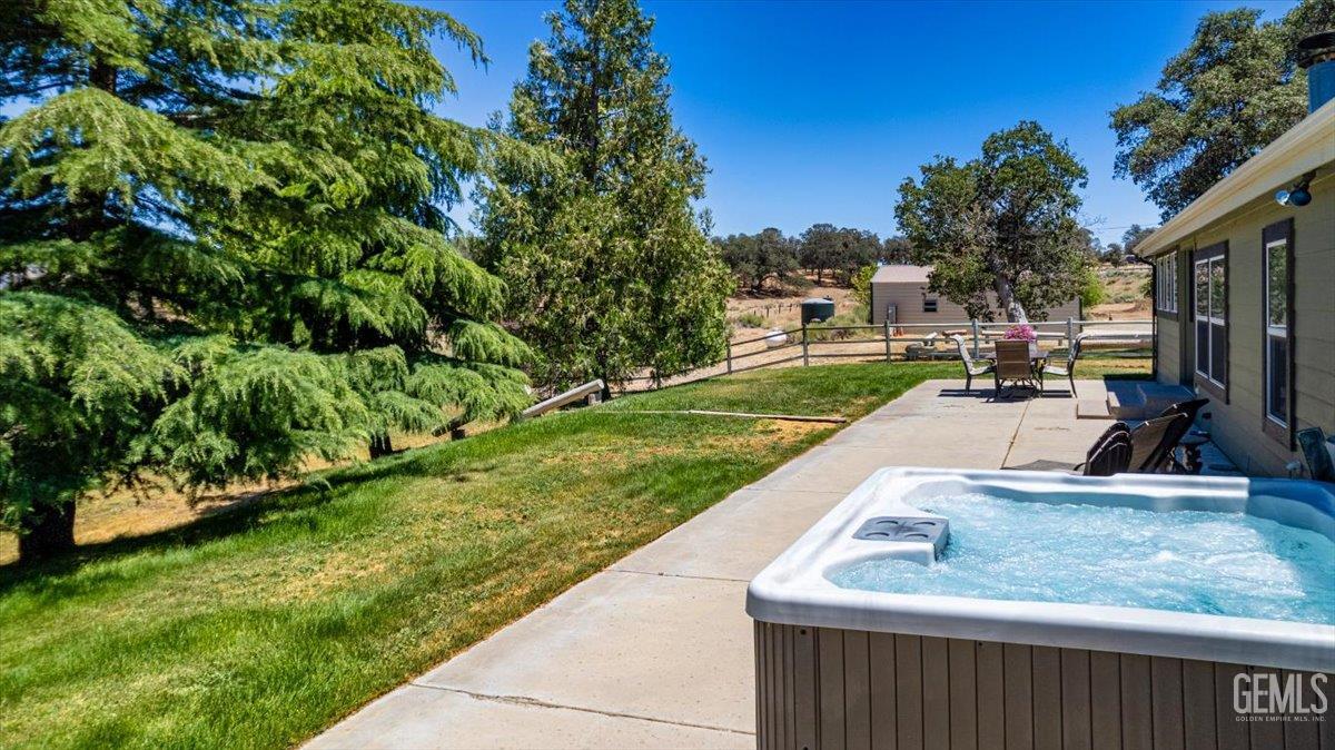 Manufactured Home in Tehachapi, photo 5 of 43