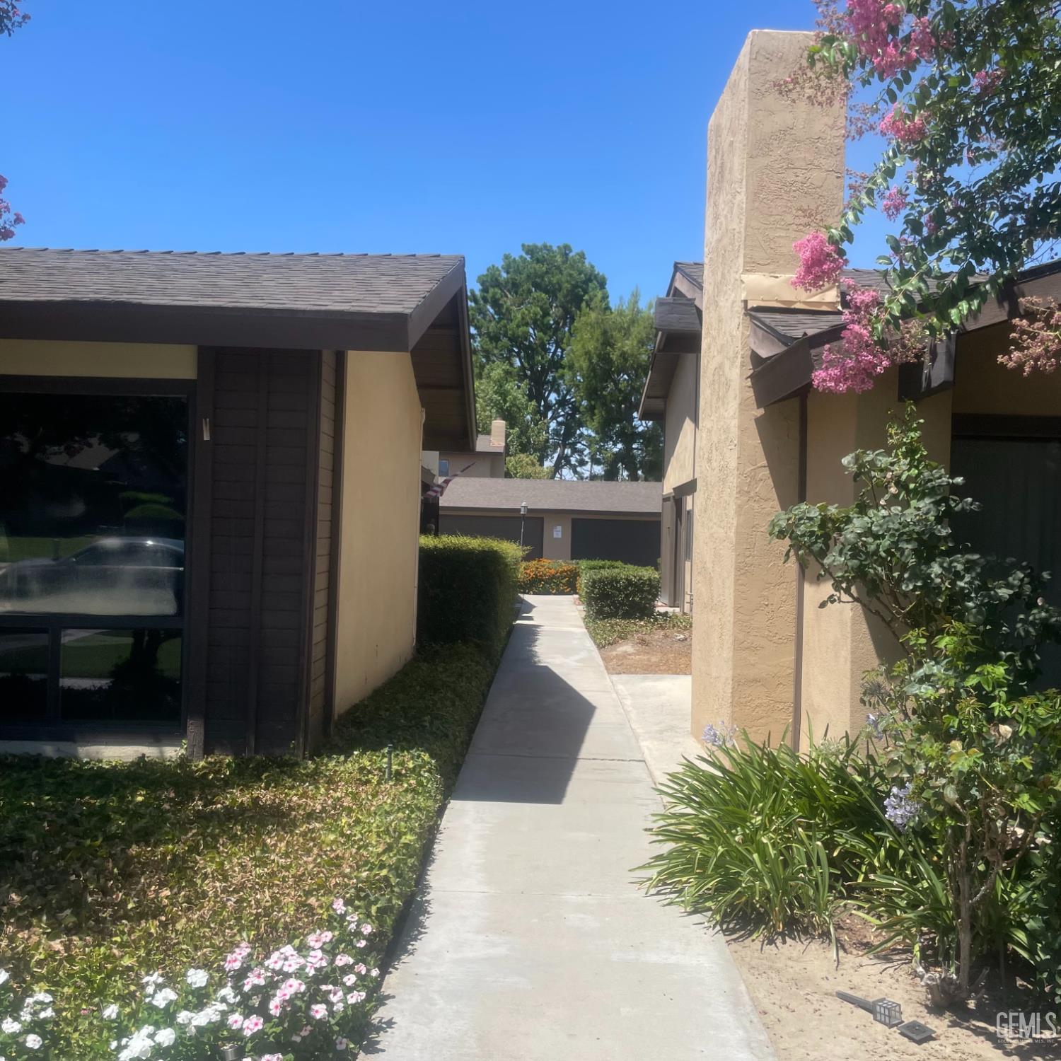 Condominium in Bakersfield, photo 3 of 27