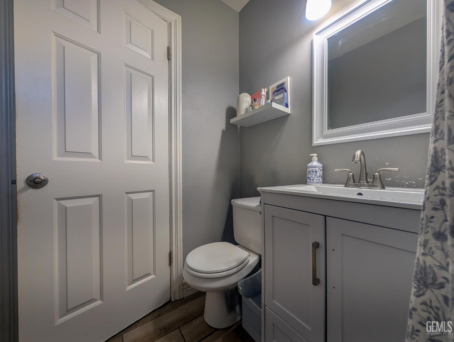 Single Family Residence in Shafter, photo 5 of 10