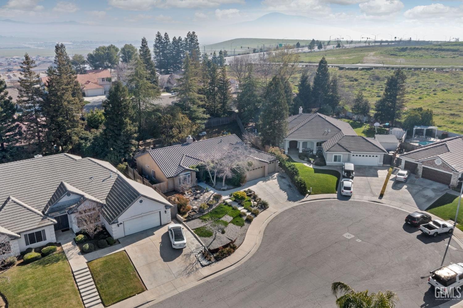 Single Family Residence in Bakersfield, photo 4 of 64