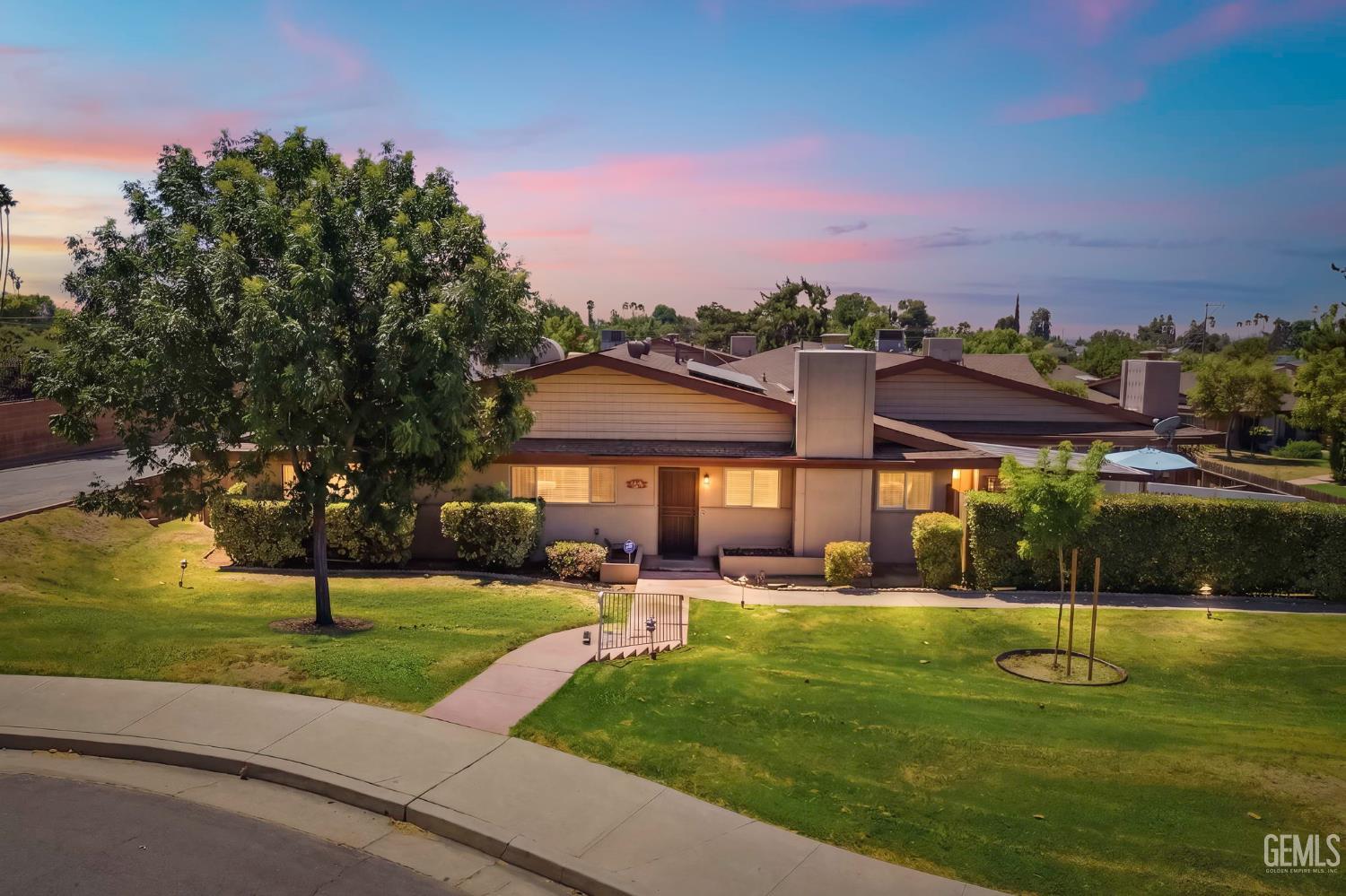 Condominium in Bakersfield