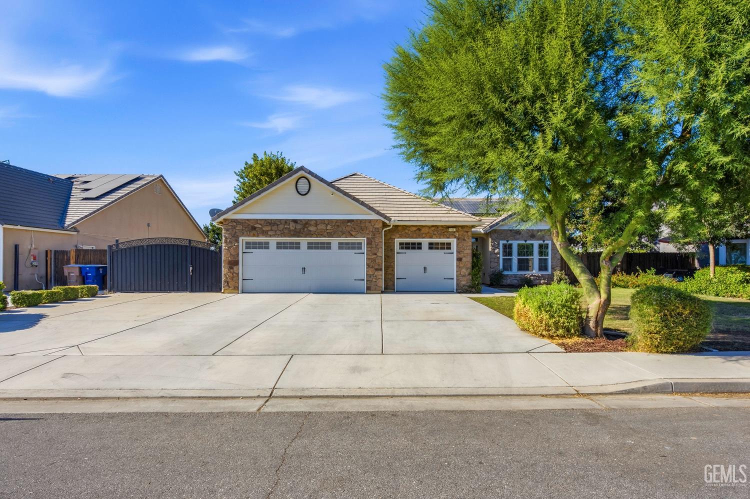 10112 Cranberry Isle Drive, Bakersfield, CA 93314 — photo 2