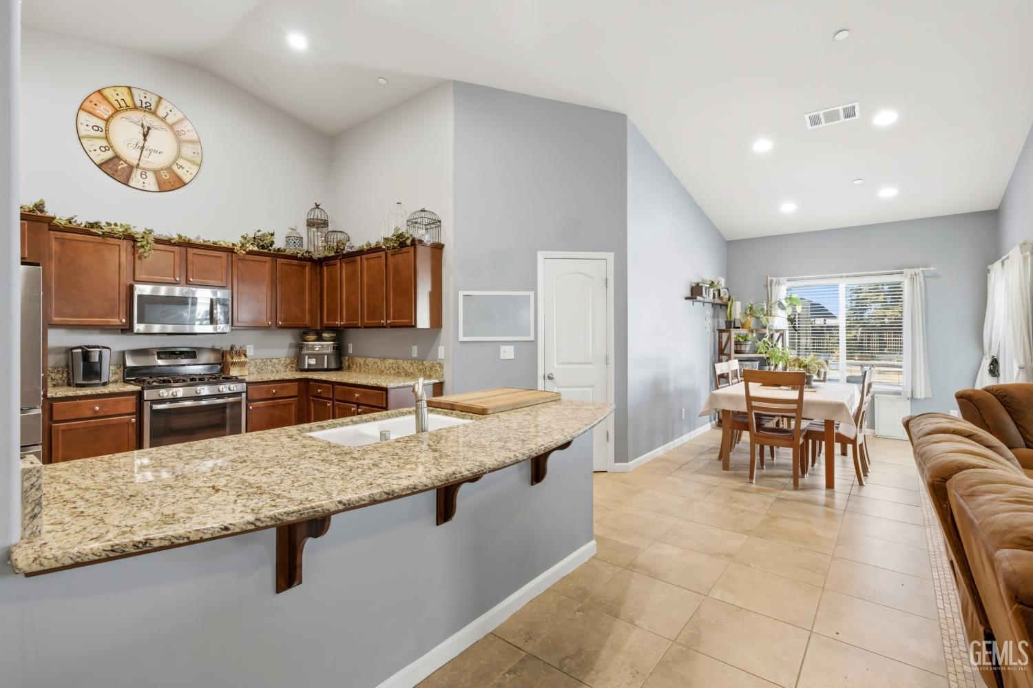 10112 Cranberry Isle Drive, Bakersfield, CA 93314 — photo 13