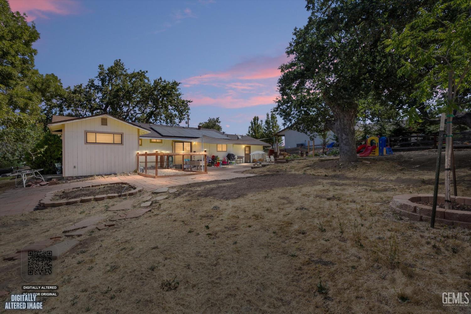Single Family Residence in Tehachapi, photo 3 of 45