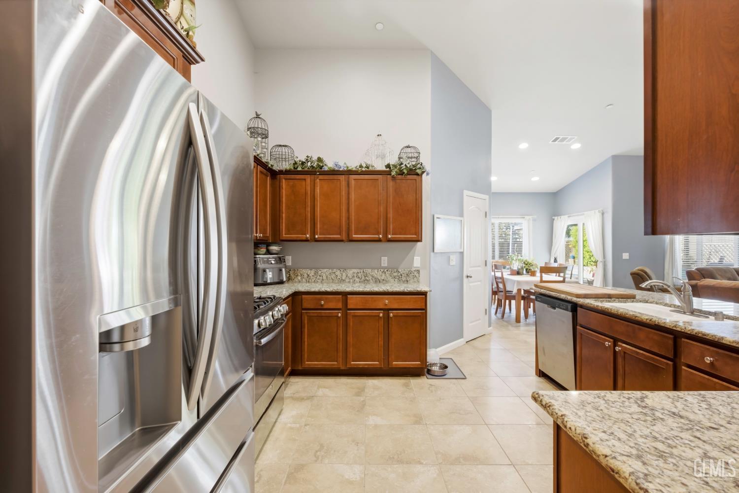 10112 Cranberry Isle Drive, Bakersfield, CA 93314 — photo 16