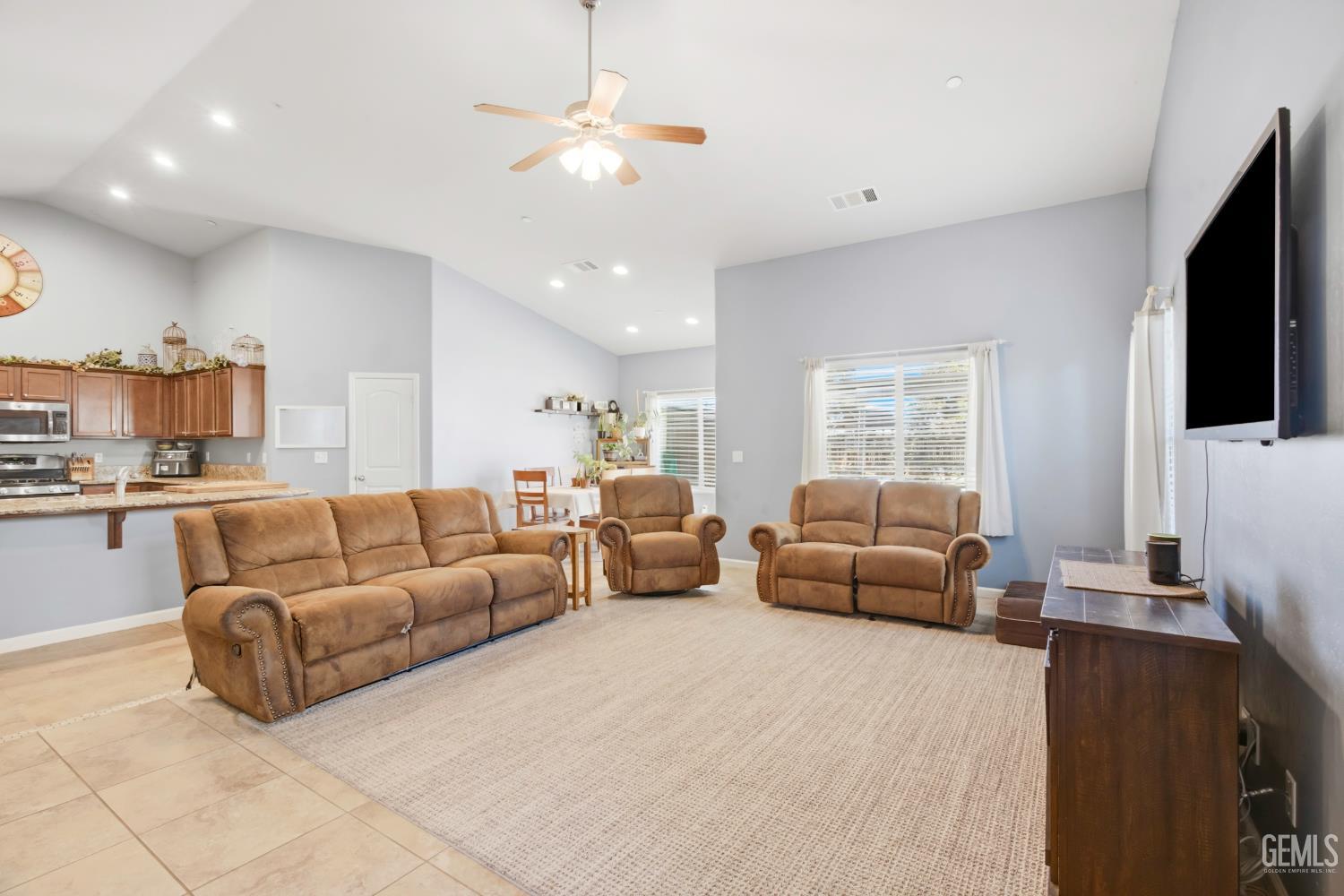 10112 Cranberry Isle Drive, Bakersfield, CA 93314 — photo 12