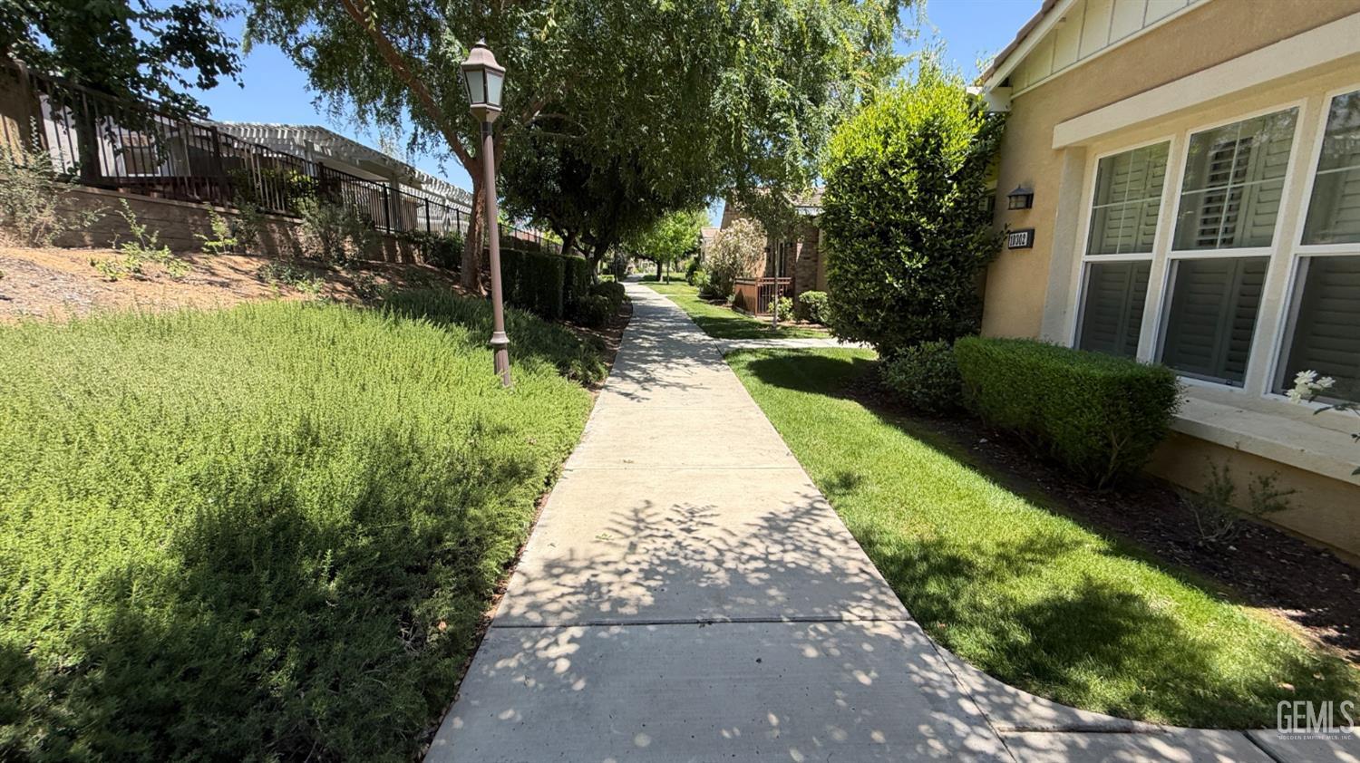 Single Family Residence in Bakersfield, photo 5 of 31