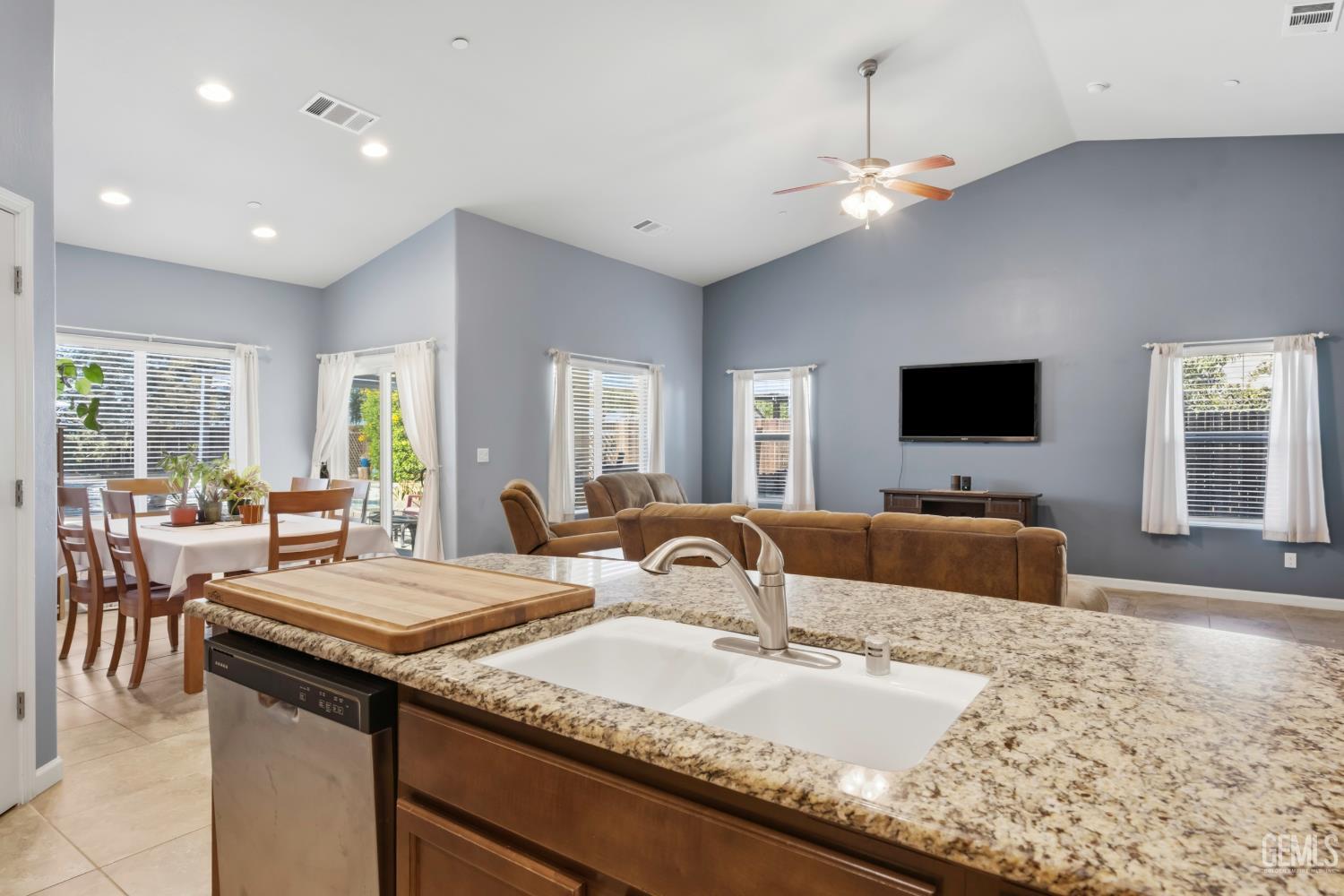 10112 Cranberry Isle Drive, Bakersfield, CA 93314 — photo 18