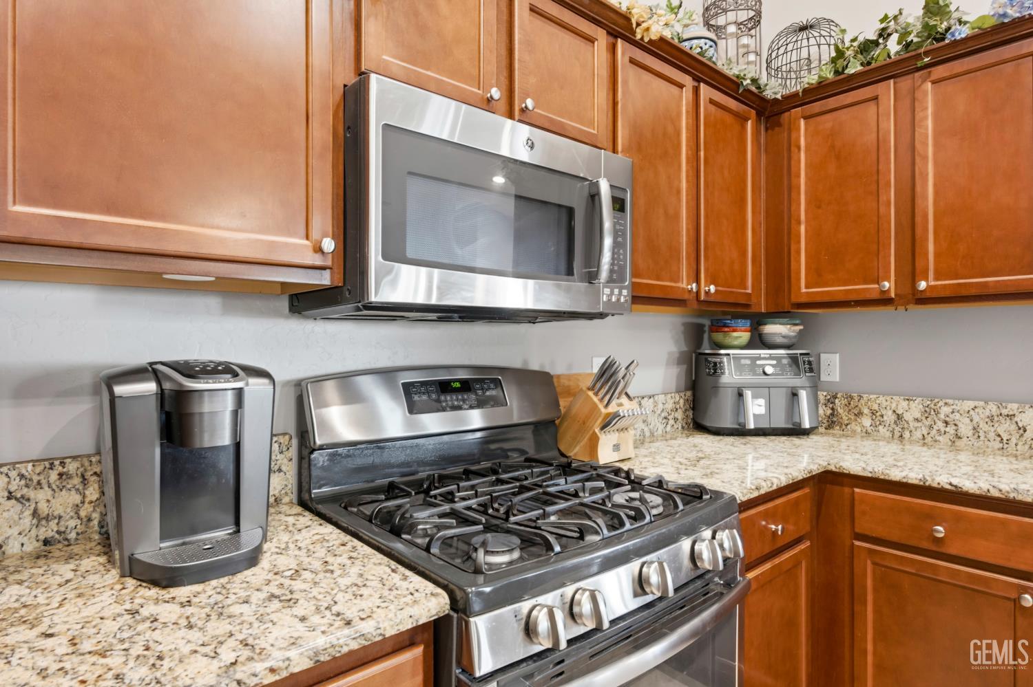 10112 Cranberry Isle Drive, Bakersfield, CA 93314 — photo 17