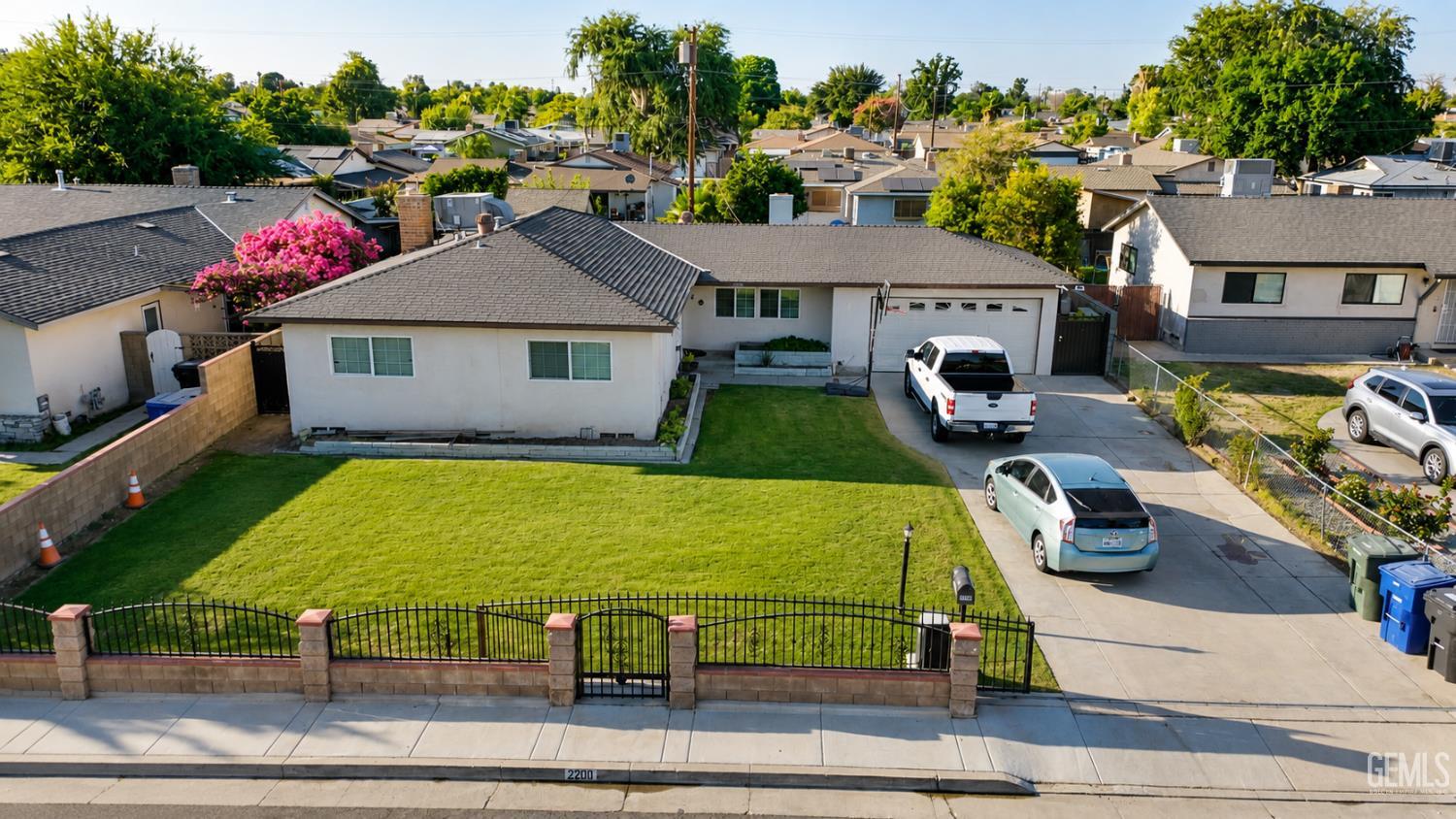 2200 Holden Way