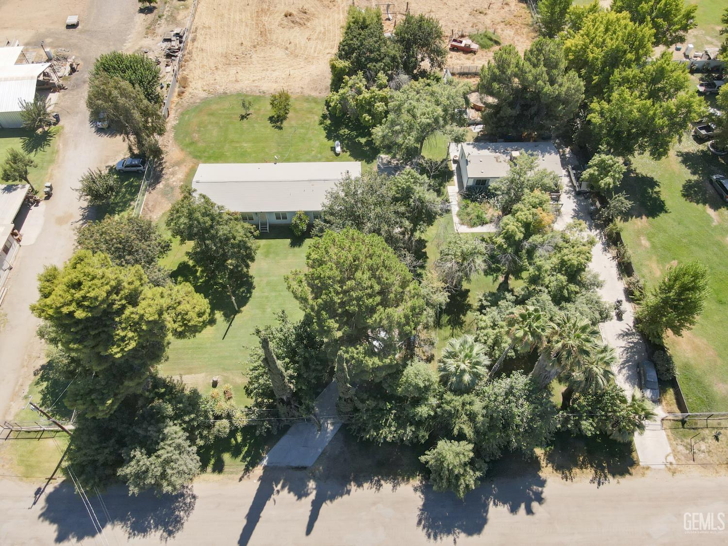 Manufactured Home in Bakersfield, photo 5 of 60