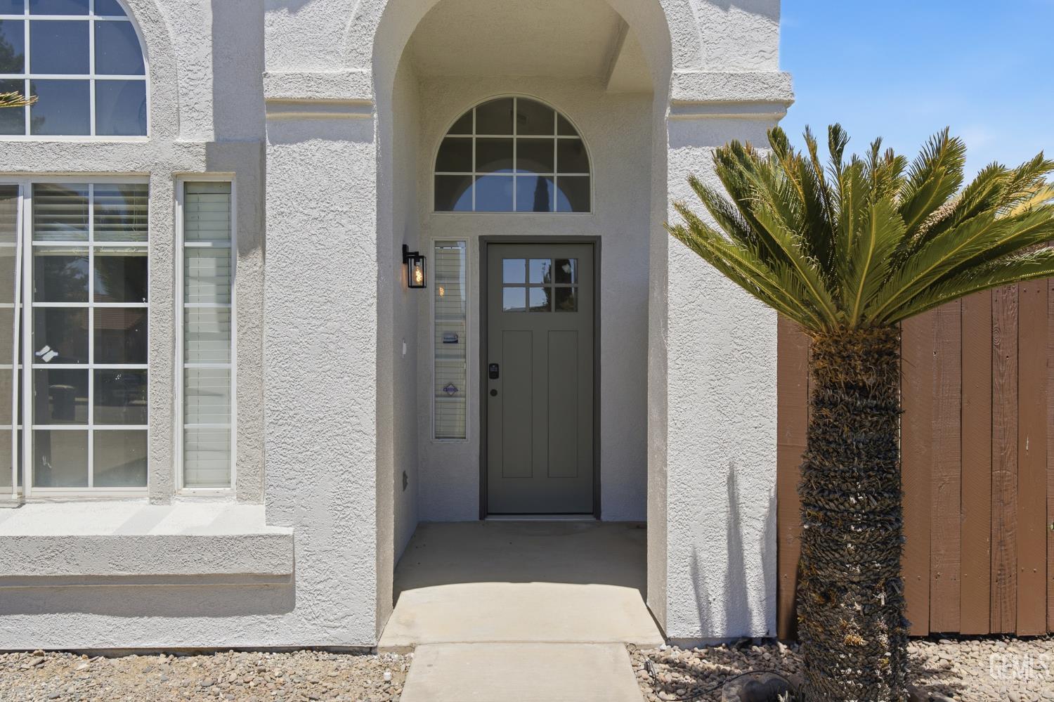 Single Family Residence in Bakersfield, photo 3 of 41