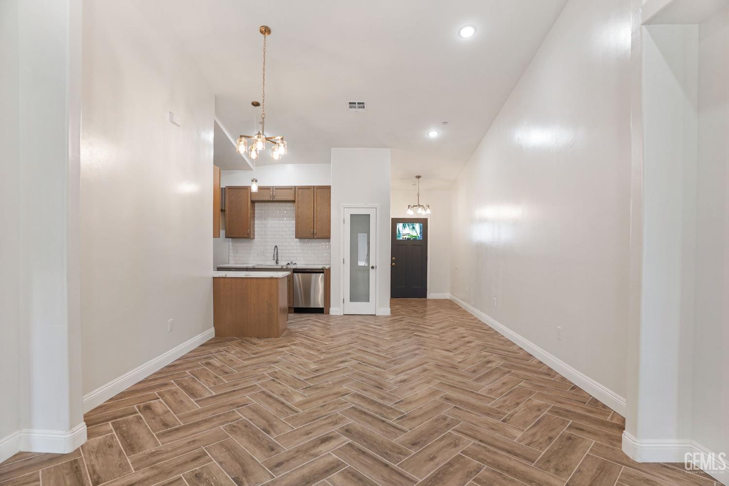 Single Family Residence in Bakersfield, photo 3 of 38