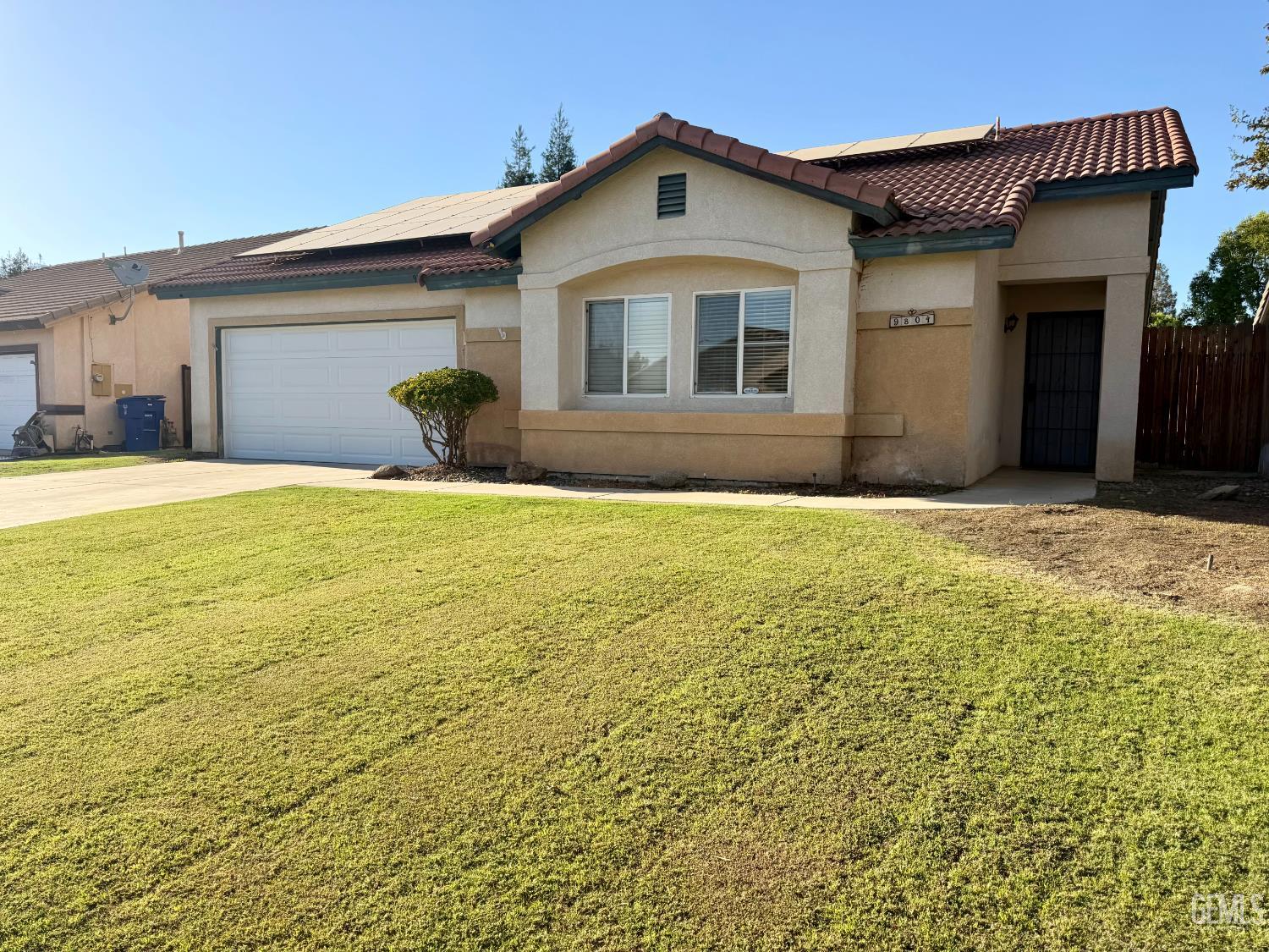 Single Family Residence in Bakersfield, photo 5 of 75