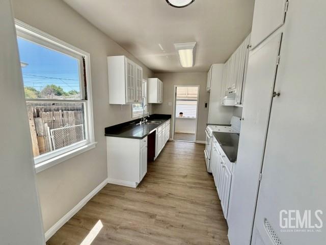 Single Family Residence in Bakersfield, photo 4 of 17