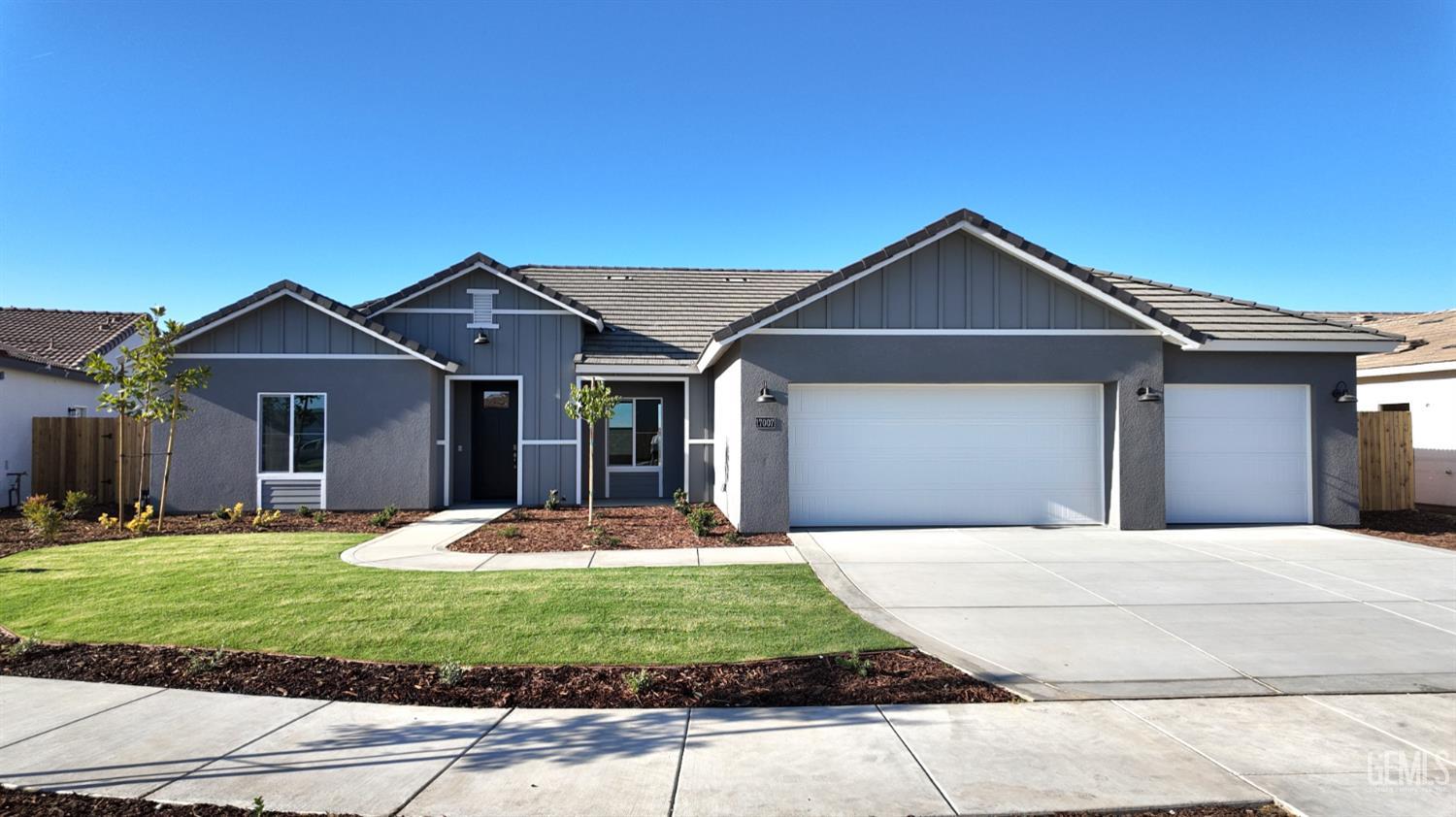 Single Family Residence in Bakersfield