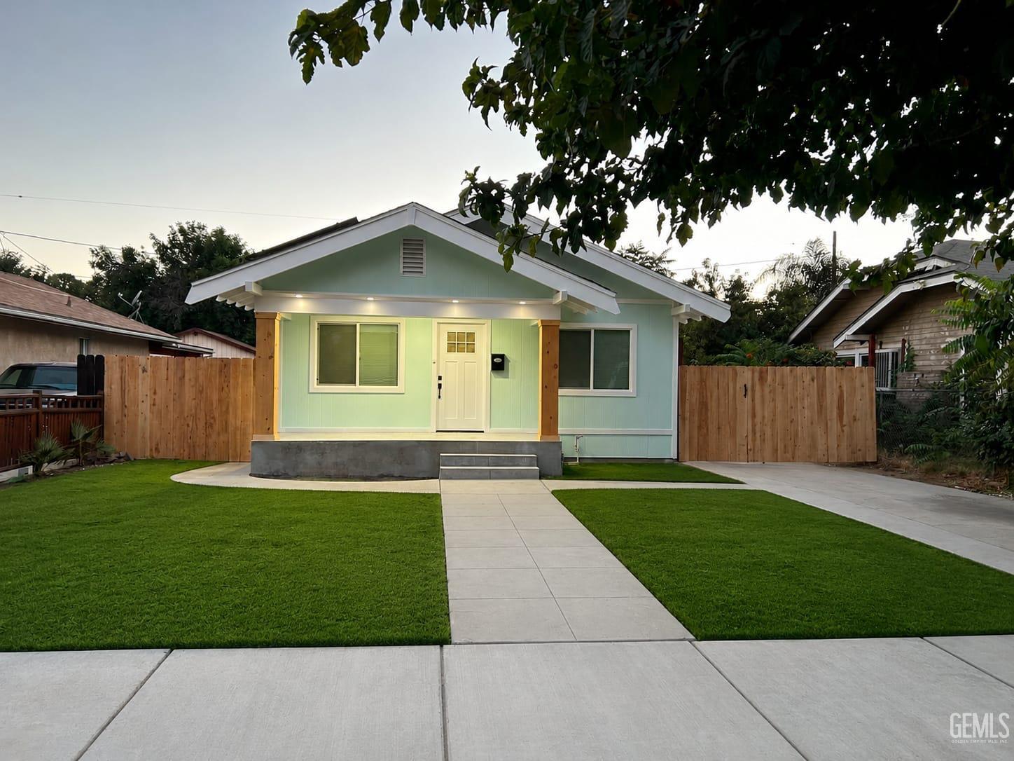 Single Family Residence in Bakersfield
