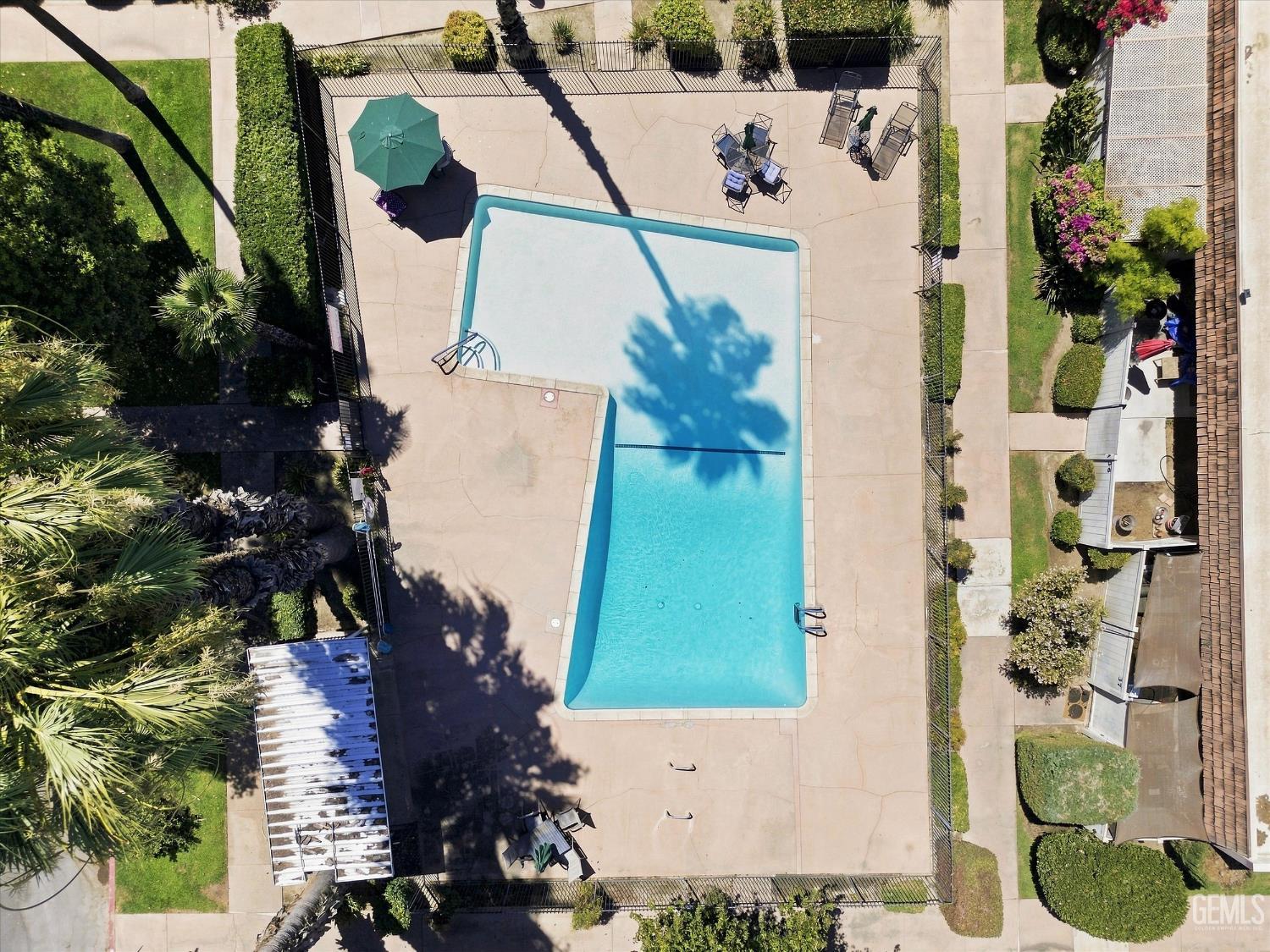 Single Family Residence in Bakersfield, photo 3 of 34