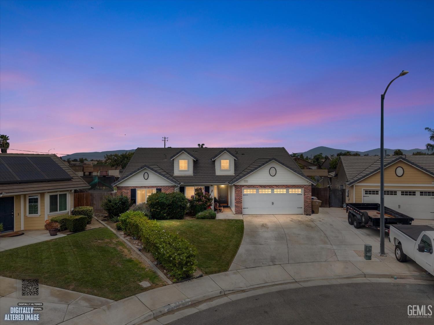 Single Family Residence in Bakersfield, photo 3 of 33