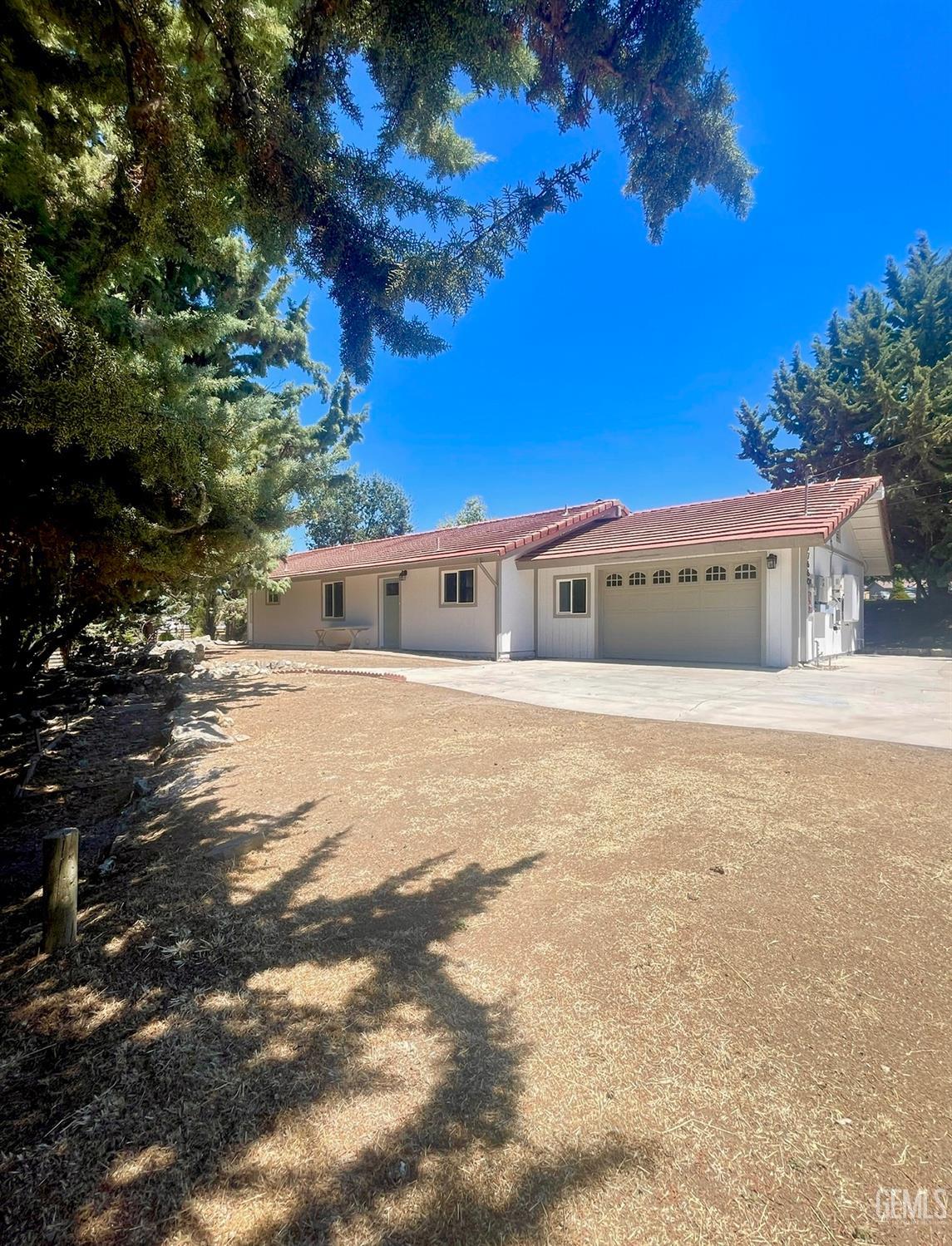 Single Family Residence in Tehachapi