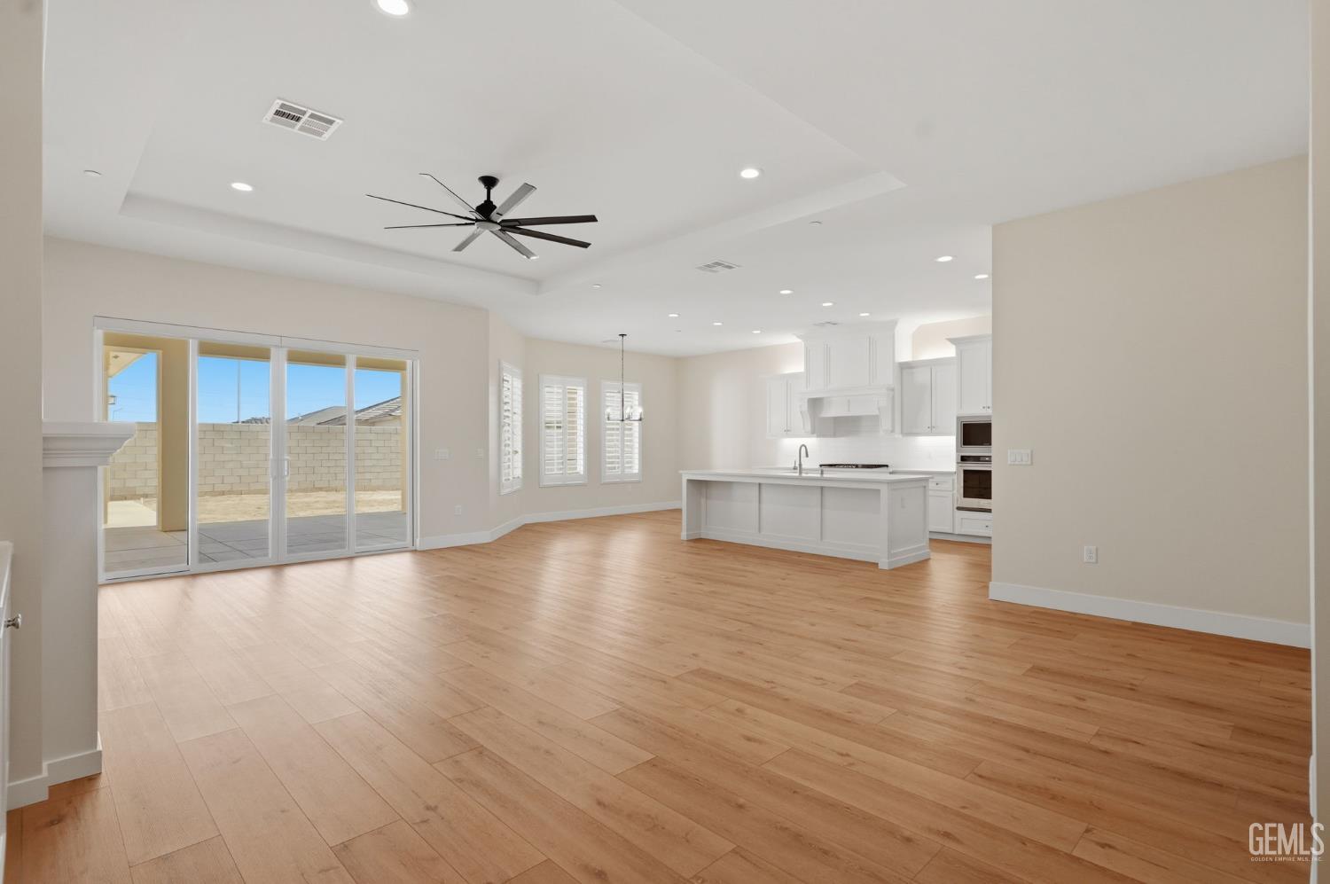 Single Family Residence in Bakersfield, photo 5 of 49