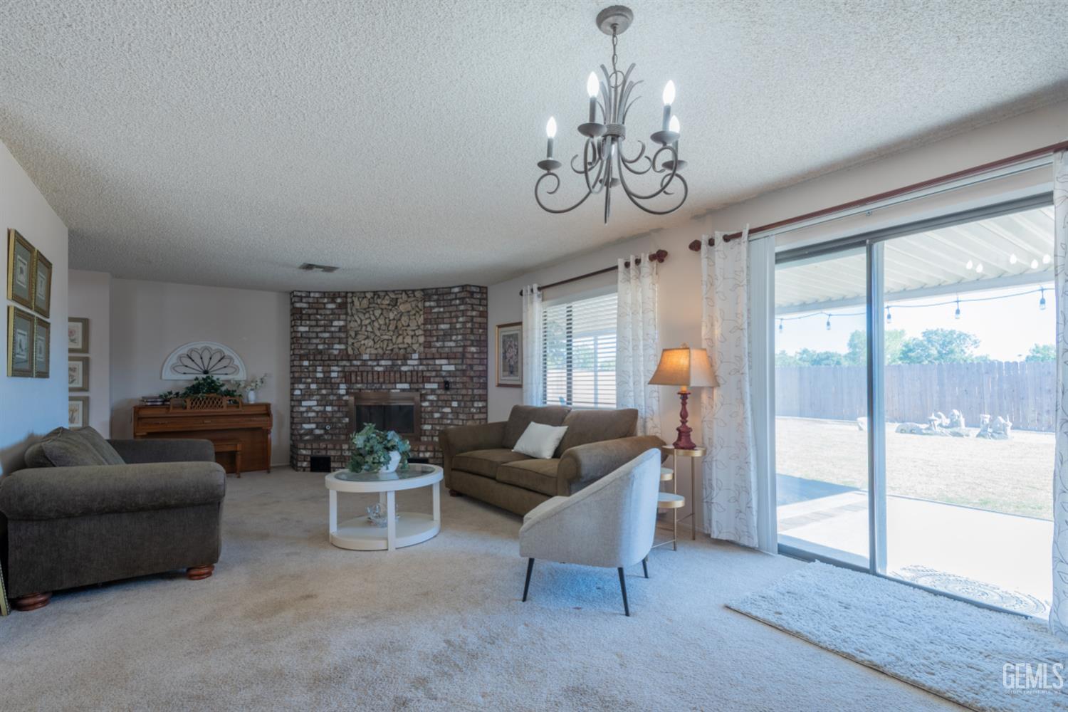 Single Family Residence in Bakersfield, photo 5 of 29