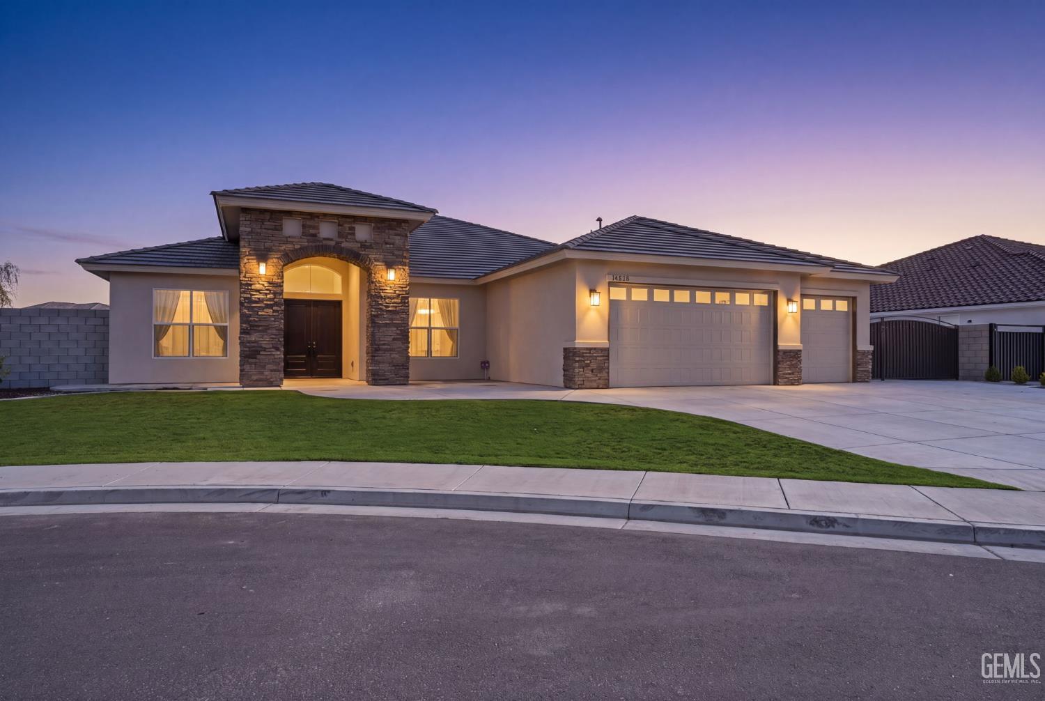 Single Family Residence in Bakersfield