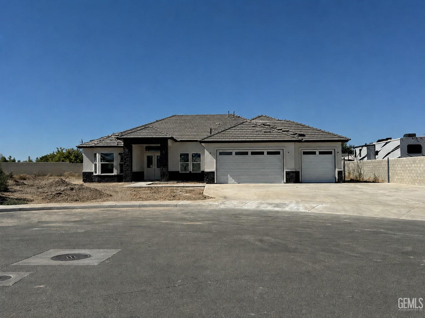 Single Family Residence in Bakersfield