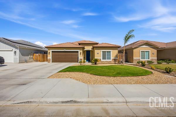 Single Family Residence in Bakersfield