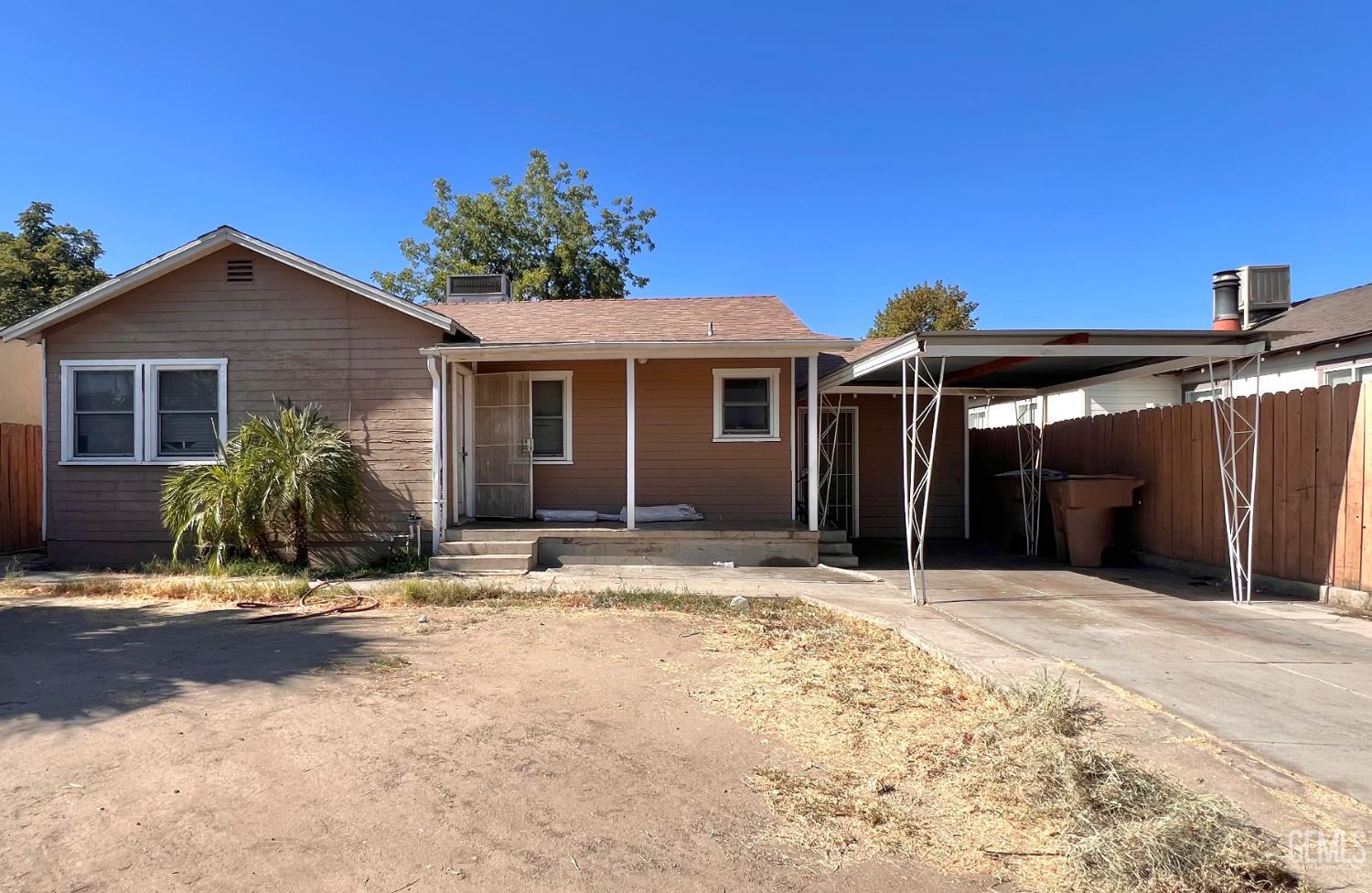 Single Family Residence in Bakersfield