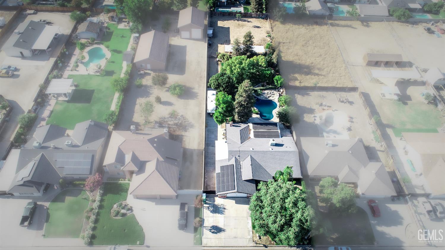 Single Family Residence in Bakersfield, photo 4 of 55