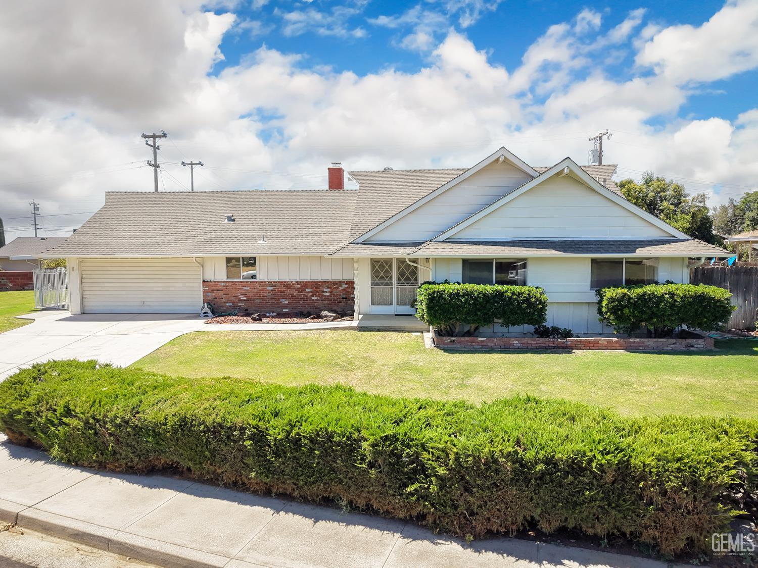 Single Family Residence in Bakersfield
