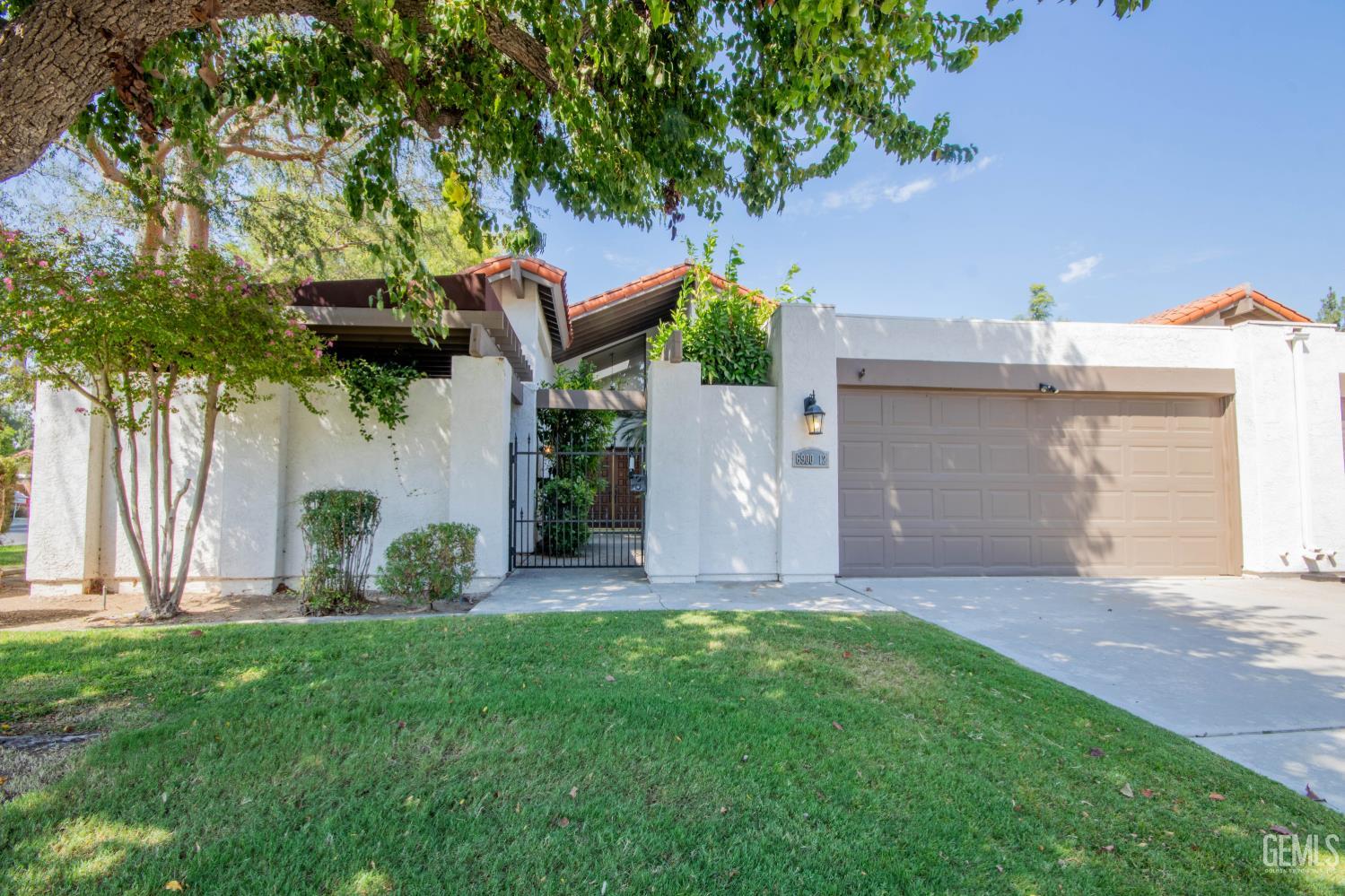Condominium in Bakersfield