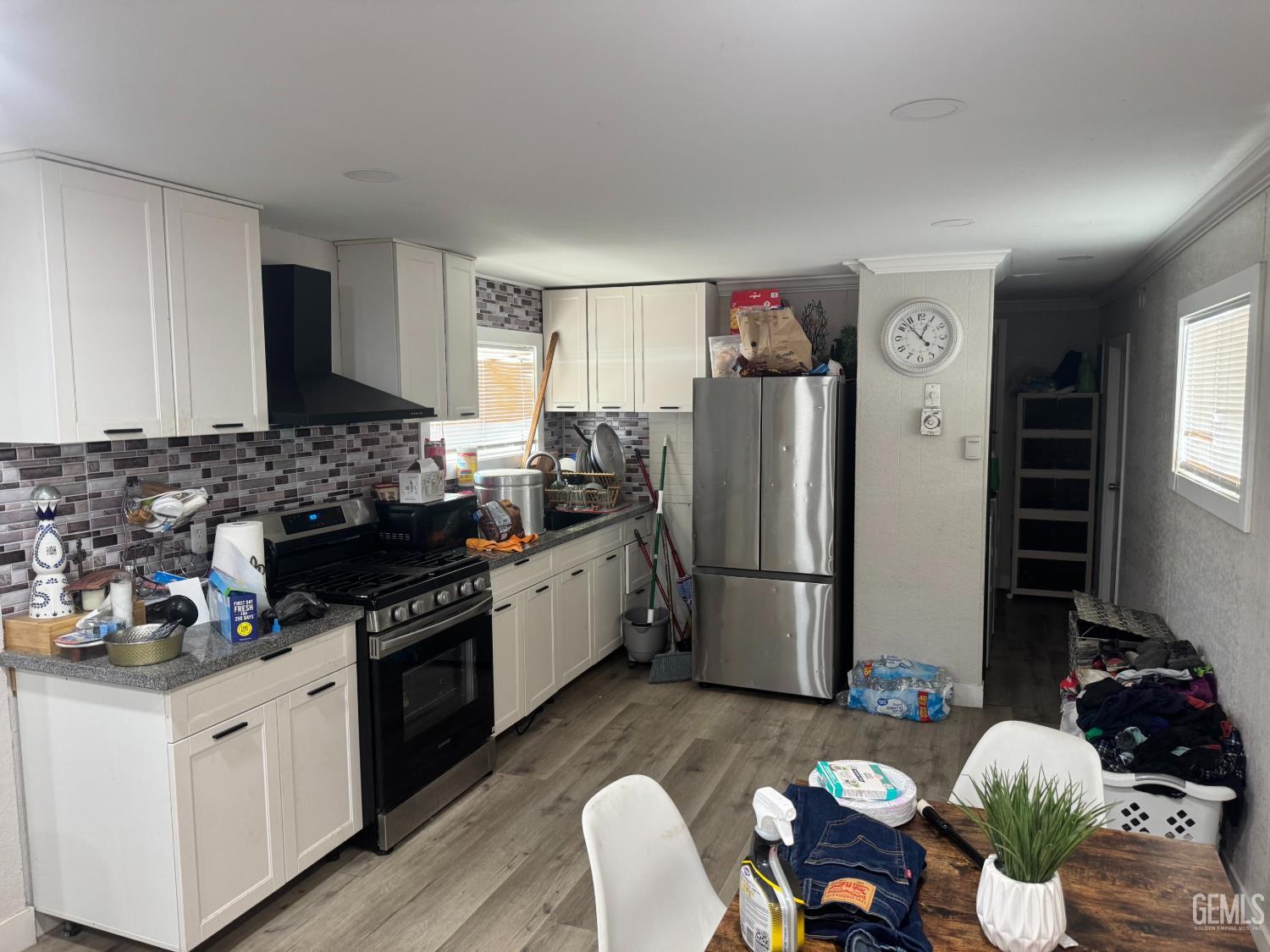 Manufactured Home in Bakersfield, photo 4 of 11